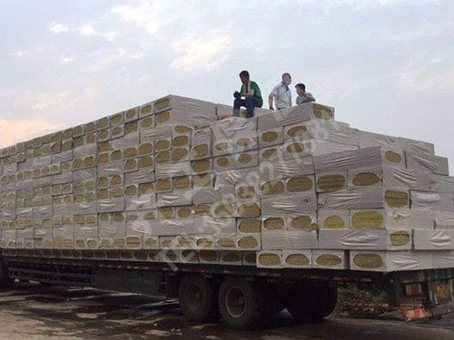 粘貼巖棉板的要點(diǎn)事宜 粘貼巖棉板的要點(diǎn)事宜